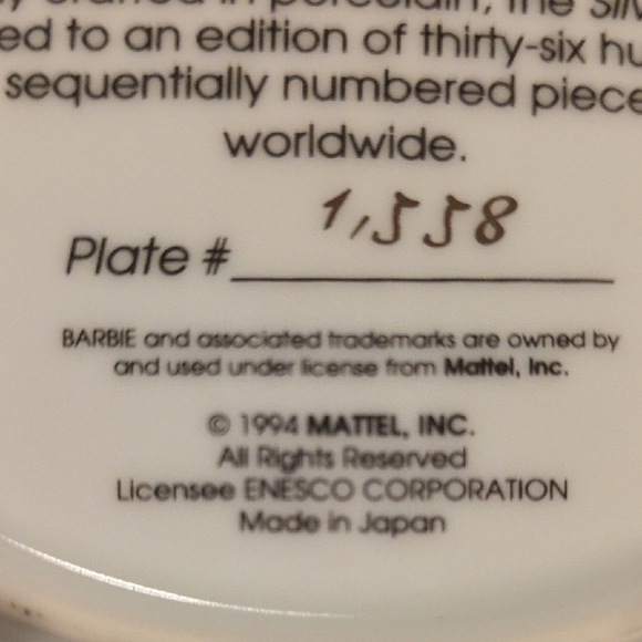(J17) Barbie Silver Screen Collector Plate with White and Silver - Picture 5 of 6